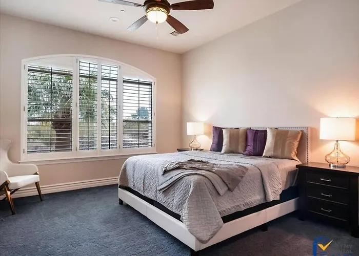Villa Pickleballtheatergymheated Poolestate Phoenix